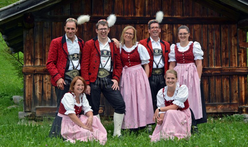hinten v.l.n.r.: Christian Neuner, Alexander Kluckner-Markt, Marion Neuner, Robert Wackerle, Christina Ripfl; sitzend v.l.n.r.: Silvia Rödlach, Martina Nairz